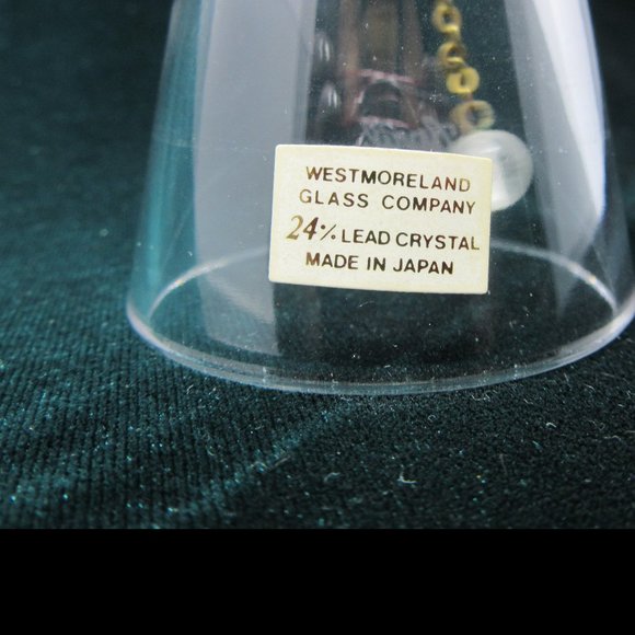 Vintage Westmoreland Glass Co. Etched Month of "April" on front-24% Lead Crystal - Picture 2 of 4